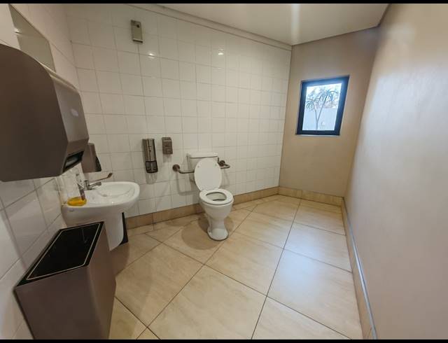 572M² OFFICE TO LET IN RANDJESPARK
